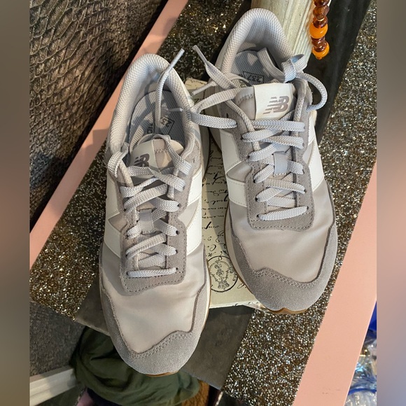 New Balance 237 Sneakers    Perfect Condition!!  WORN ONCE!! - Picture 5 of 8